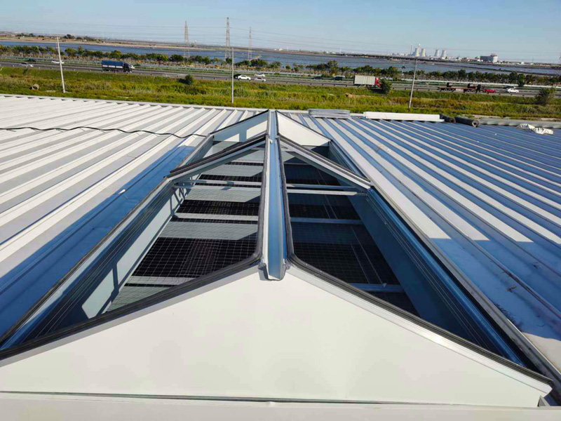 
三角型电动排烟天窗
