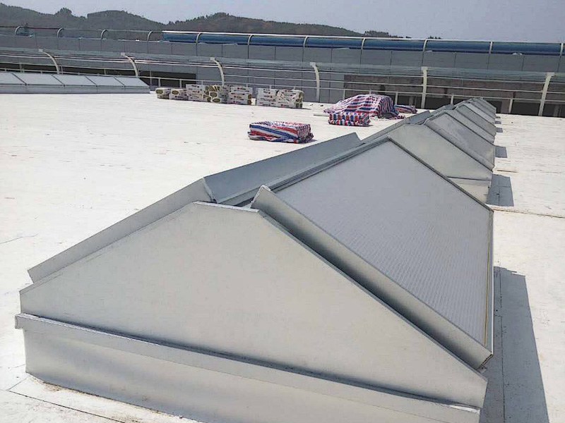 
三角型电动排烟天窗
