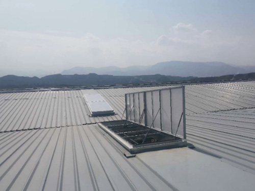 
一字型电动排烟天窗
