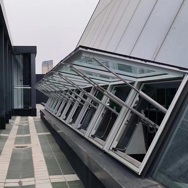 侧开型电动采光排烟天窗